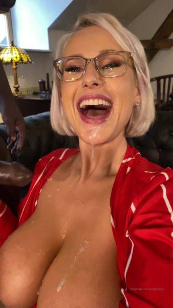 View the uncensored video called AngelWicky Onlyfans Video And THE END 1080x1920