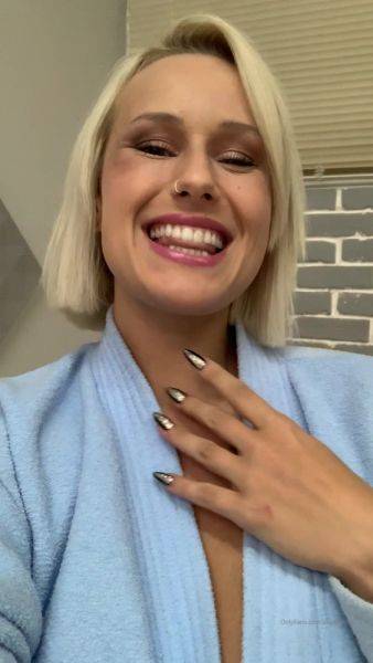 View this HD clip of AngelWicky Onlyfans Video ng Cz good morning Dobr rnko 1080x1920