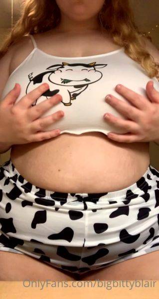 View uncensored clip named Bigbittyblaine onlyfans video 105