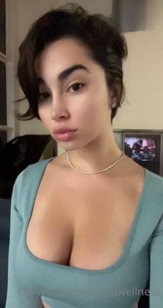 Watch the full clip titled LupuWellness onlyfans video 352