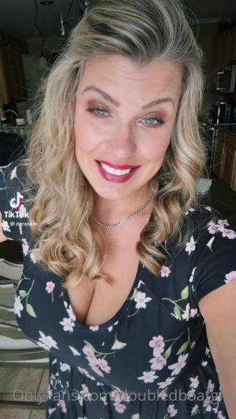 View this uncut clip titled OnlyFans - DoubleDBoatGir videol_54