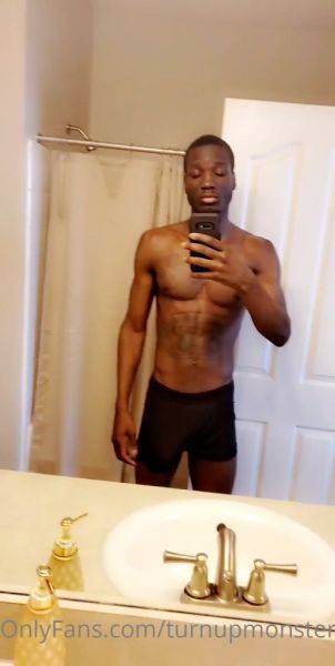 Play the complete clip named OnlyFans Fella The Turn Up Monster aka turnupmonsters video 2020-10-06
