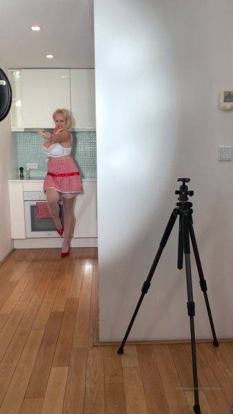 View this uncensored video called AngelWicky Onlyfans Video Pin up cook 1080x1920