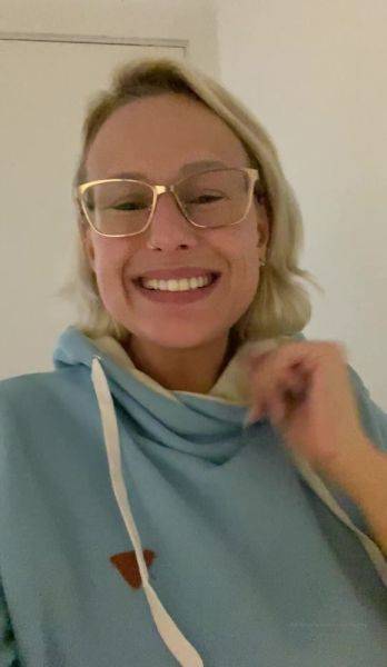 View uncut scene titled AngelWicky Onlyfans Video CZ 850 asnch fanouk 1080x1920