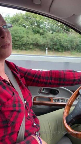 Watch this complete clip of AngelWicky Onlyfans Video easing my friend while driving 404x720