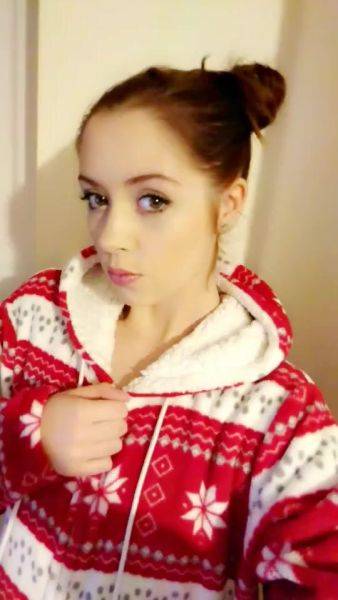 Stream the HD clip called Naughty Poppy [0610143] What's under my onesie!？ Subscribe for exclusive content! #nude #pussy #tits #porn [2017 10 03]