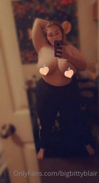 Watch this uncut video titled Bigbittyblaine onlyfans video 10