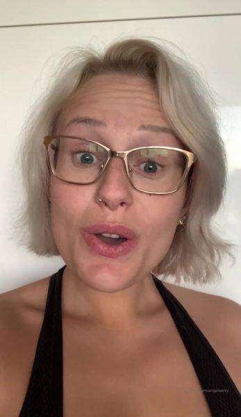 View this uncensored video named AngelWicky Onlyfans Video ngOn my way to a dentist 1080x1920