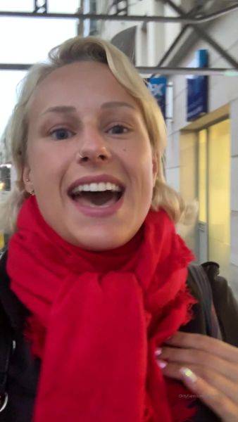 View full video titled AngelWicky Onlyfans Video ood morning dobr rnko 1080x1920