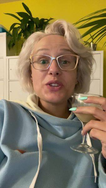 View the complete video of AngelWicky Onlyfans Video how are you doing Jak ss vede 1080x1920