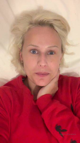 Play the full scene titled AngelWicky Onlyfans Video kuji CZ 1080x1920