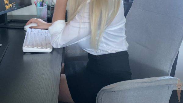 View this hardcore video titled Wettmelons onlyfans video 20 dildo play