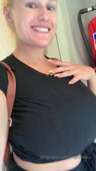 Play the HD movie of AngelWicky Onlyfans Video nderboob in train 404x720