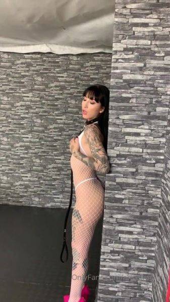 Enjoy watching this full clip of AngelWicky Onlyfans Video ackstage of Charlotte being super cute Nackstage Charlotte kter je mega r .. 404x720