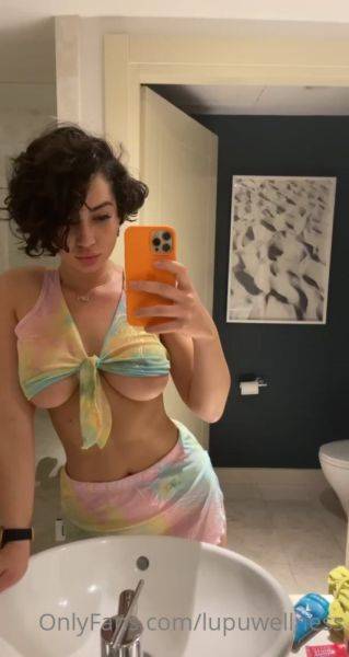 View full movie of LupuWellness onlyfans video 261