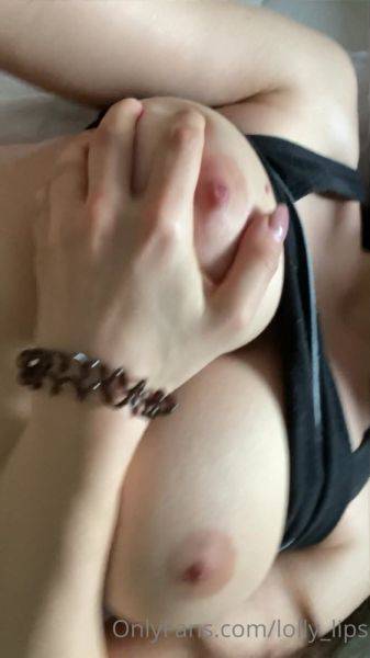 Play this complete movie titled Lolly Lips OnlyFans video 34