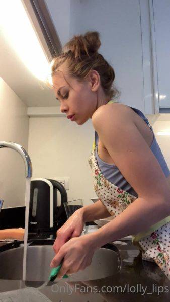Play uncensored video named Lolly Lips OnlyFans video 96
