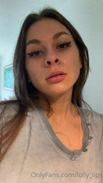View complete video called Lolly Lips OnlyFans video 48