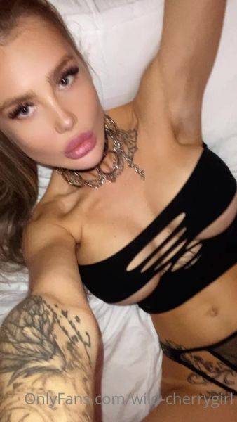 Enjoy watching the uncensored scene of MilanaSW Private porn video 200