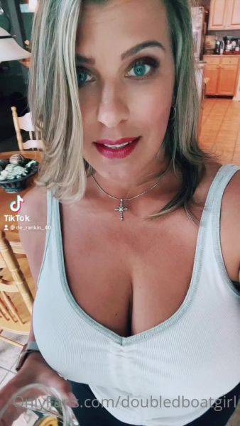 Stream this HD scene called OnlyFans DoubleDBoatGir videol 71