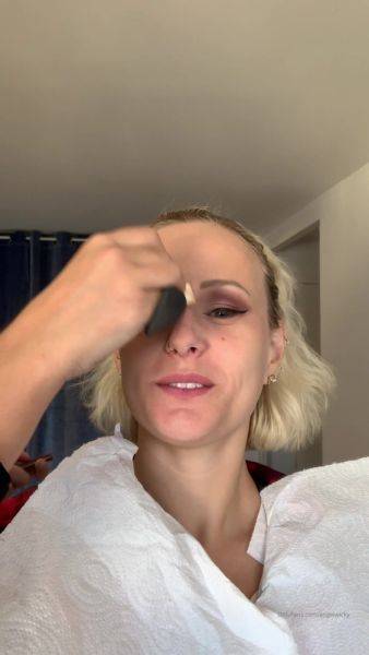 Enjoy watching the complete clip titled AngelWicky Onlyfans Video ood morning Dobr rnko 1080x1920