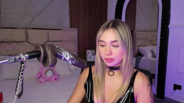 Play this uncut movie titled Emilyhendrix__2025-02-14_03-59-57_377