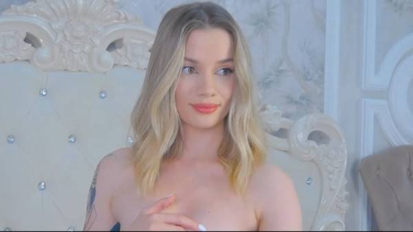 Play HD movie called Ʀѻ$!ɘ|-|ѻlmɘ$ - A$ Pretty A$ They Cum
