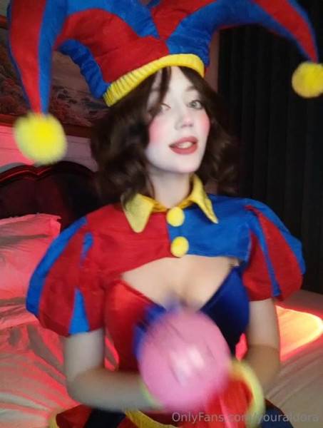 View the HD clip called Aldora Chan Pomni Cosplay