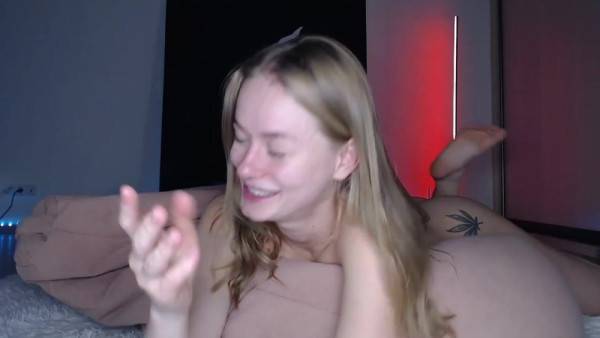 Play this HD clip of Blondino4ka07 04-14-2025 [2/2]