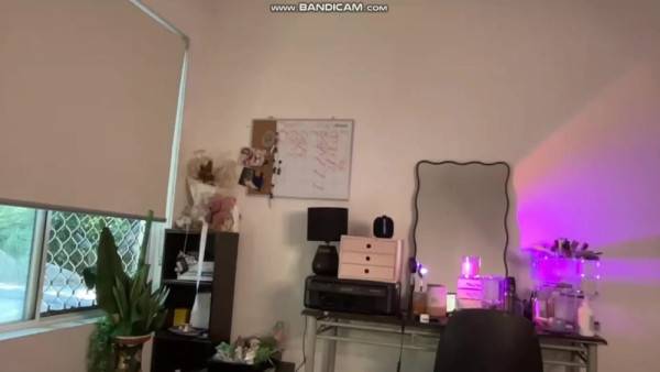 View the HD video called Peachy_paige 214