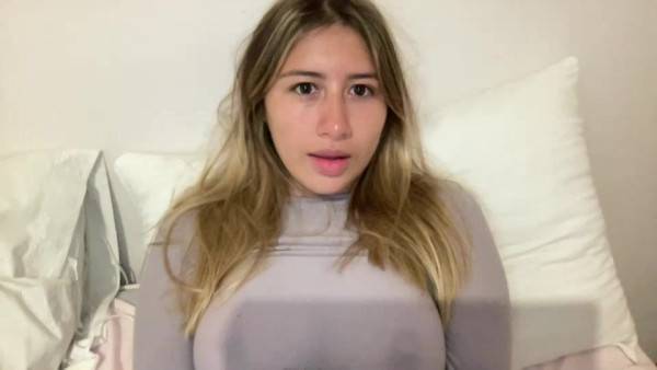 Stream the full movie called Kikibae Dildo Play In Pussy 2