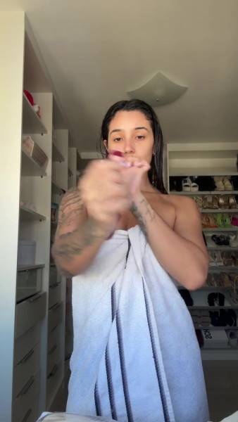 Watch complete video called Castrolet 24