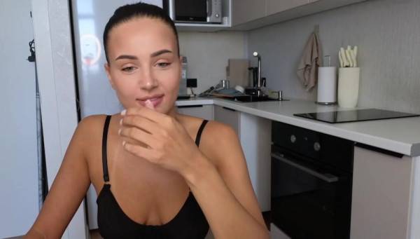 View this complete clip called Want emma 2025 06 21 2/2