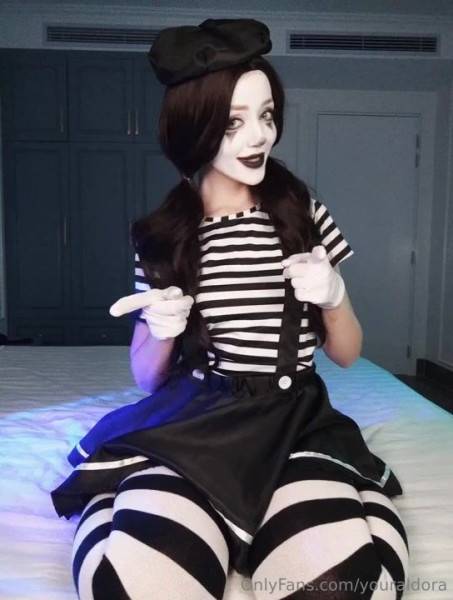 Watch this uncensored movie called Aldora Chan Mime