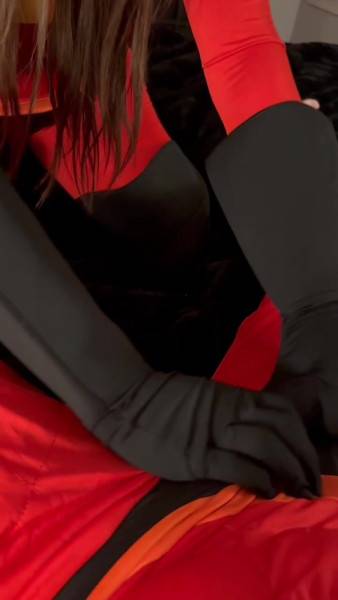 View HD scene of Arikytsya Mrs. Incredible Fucked Cosplay