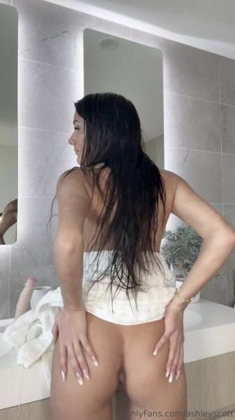 Stream the hardcore movie called Shyjudge Bathroom masturbation