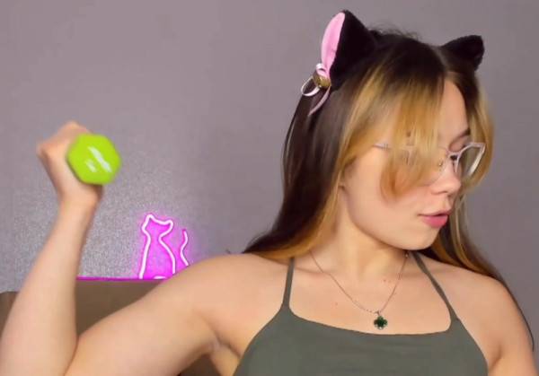 Stream this uncensored movie named Bunnybonny biceps
