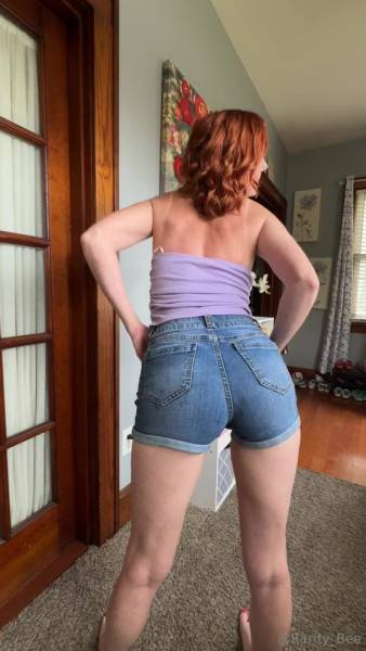 Play the complete clip of Raritybee Blowjob